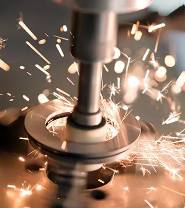 How do rubber seals on water pump bearings contribute to preventing water and contaminants from entering the bearing cavity?